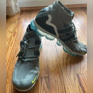Men’s Nike vapormax athletic shoes